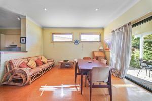 Coachmans Cottage - Cosy Charm, Pets Welcome