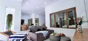 Tropical 2br private pool Villa in central Seminyak