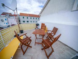 Apartment in Vodice near Male Vrulje Beach