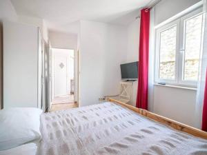 Apartment in Vodice near Male Vrulje Beach