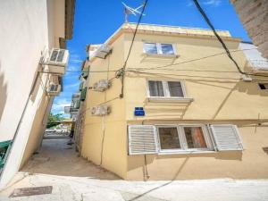 Tranquil apartment in Vodice town center