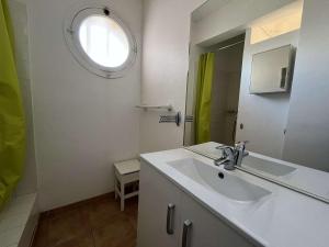 Appartement familial T3 au Lavandou avec parking, 4 pers., proche plage - FR-1-308-204