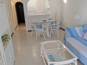Apartamento en Primera Línea en Miami Playa - ES-9-184