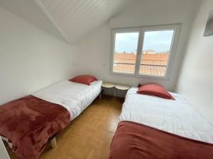 Maisons de vacances Maison renovee 2 chambres, 700m plage, Acces WIFI - FR-1-231-335 : photos des chambres