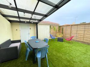 Maisons de vacances Maison renovee 2 chambres, 700m plage, Acces WIFI - FR-1-231-335 : photos des chambres