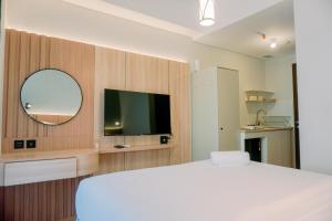 Stunning Studio Transpark Bintaro Apartment By Travelio