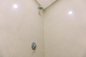 Comfort and Simply Look Studio Room Apartment at B Residence By Travelio