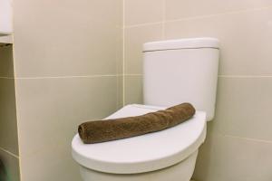 Comfort and Simply Look Studio Room Apartment at B Residence By Travelio