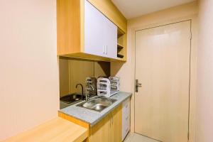 Best Deal and Cozy Studio De Prima Apartment By Travelio