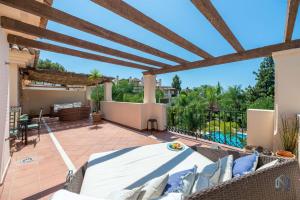 Modern and Spacious 2 BDRM Penthouse with 3 Pools