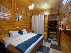 The Cozy Monks - Tirthan Valley