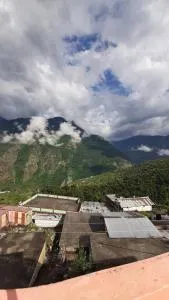 Divine Mountain Homestay - Bhatwāri