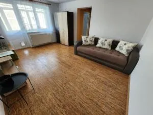 Daisy Apart - Ghiduţ