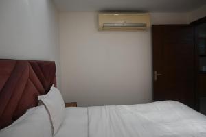 Luxury Fully Furnished Apartments