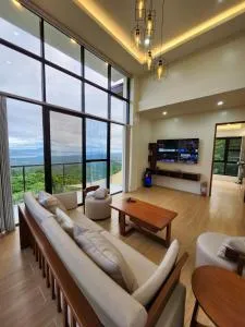 The Hillside Villa Tagaytay - Laurel