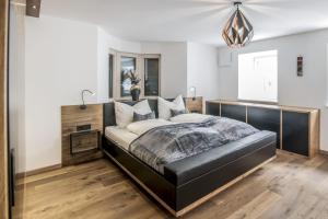 Panorama-Designapartment mit Kamin, Terrasse & Bergblick Nähe Sterzing - Villa Tribulaunblick