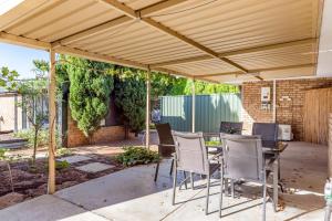 Cosy Corner Retreat By Swanbnb Management