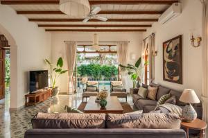 Villa Fado 4BHK Standalone Luxury Villa in Assagao with Private Pool, Breakfast, Caretaker & Security