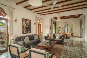 Villa Fado Assagao with 4 BHK & Big Private Pool & Garden with Balcony & Caretaker