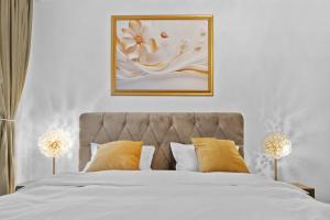 Stylish Gold Accents