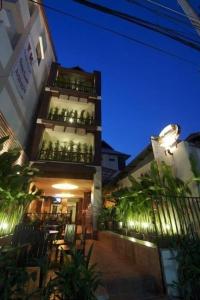 Anoma Boutique House