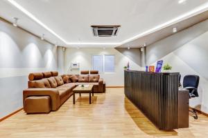 UPAR Hotels Nungambakkam Nearby US Consulate Apollo hospital Sankara Nethralaya