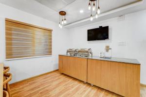 UPAR Hotels Nungambakkam Nearby US Consulate Apollo hospital Sankara Nethralaya