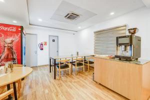 UPAR Hotels Nungambakkam Nearby US Consulate Apollo hospital Sankara Nethralaya