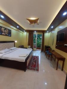 Aloha Rishikesh India Apartment by Nibhachi