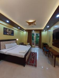 Aloha Rishikesh India Apartment by Nibhachi