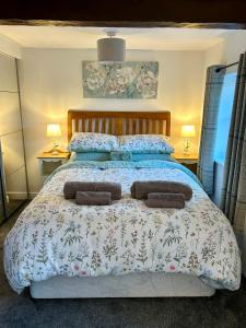 1 Bed cottage town centre free private parking cycle store Boroughbridge