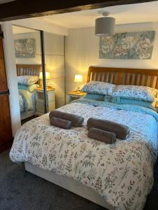1 Bed cottage town centre free private parking cycle store Boroughbridge