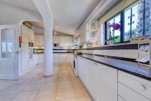 Luxury Villa Lge Pool Hot Tub Beach