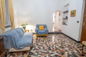 Lovingenoa - Prione - White House