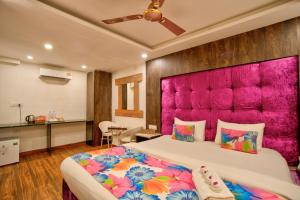 Lemonmint Svelton Manor