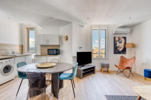 T2 -Le Winter Palace, Vue Mer