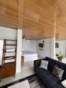 SunSet Lawu Kemuning, Villa, Full House 3 Bed, Free BBQ, Free Float Light Breakfast