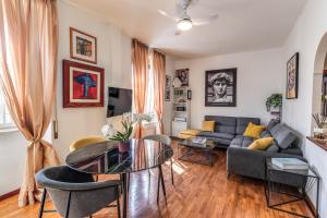 Vatican Roumanis Luxury Home