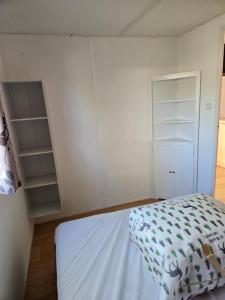 Campings Iscles 231- MH Au calme pres du lac : photos des chambres