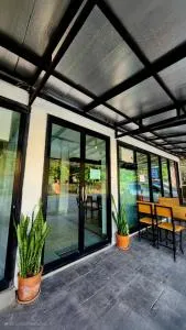 Jonah Hotel - San Sai