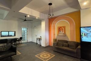 Franca Arcade near Quezon City Circle