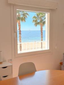 Encantador Apartamento en Primera Línea de Playa