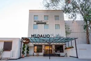 Medalio Boutique Chandigarh Zirakpur - Manī Mājra