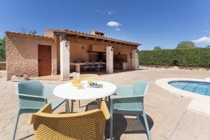 Can Pere Xina - piscina, BBQ, terraza y wifi