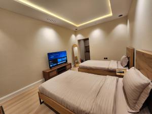Stylish Twin-Bed Studio - Prime Location