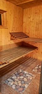 Domek rustykalny z sauną nad samym jeziorem