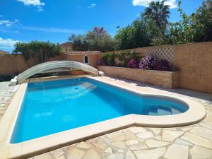 2 Chambres avec piscine et spa au calme, mer à proximité.