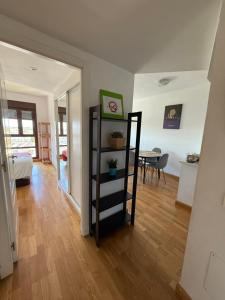 Cálido apartamento con PISCINA y garaje