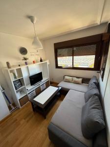 Cálido apartamento con PISCINA y garaje