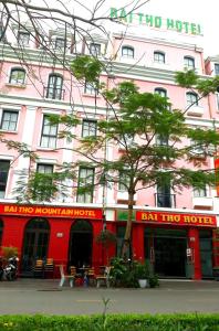 Bài Thơ Mountain Hotel
